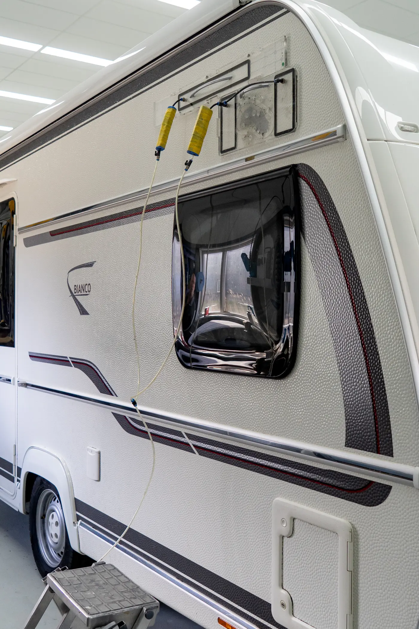 Caravanraam na herstel